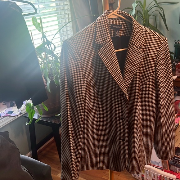 Houndstooth blazer from Ann Taylor with 3 front buttons, size 12, EUC - Picture 3 of 5